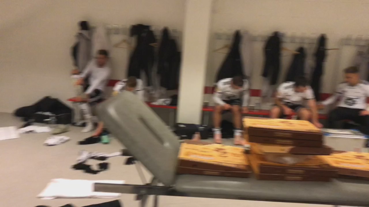 Slik jubler man etter å ha vunnet seriefinalen